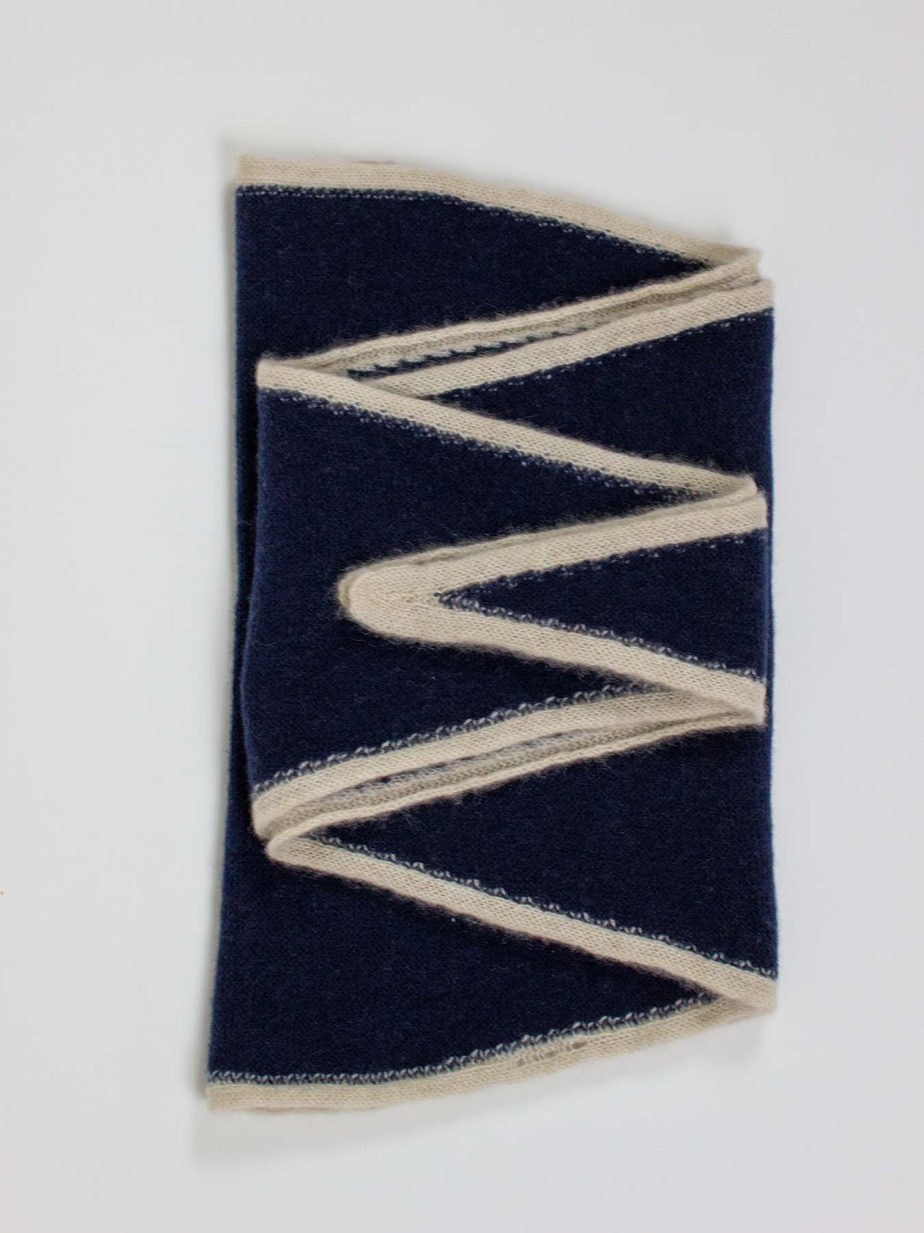 Austen Spindle-shaped Knitted Cashmere Scarf Navy