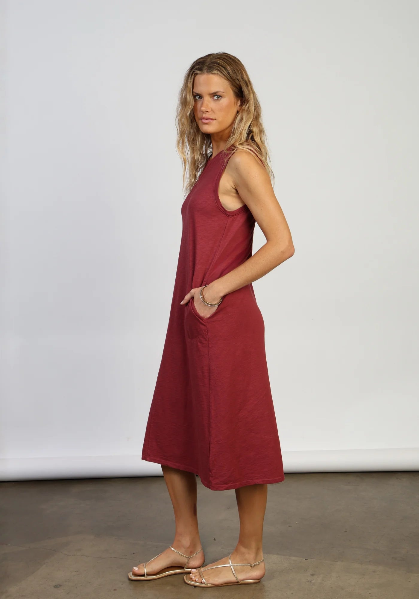 Dylan | Sleeveless Maroon Dress
