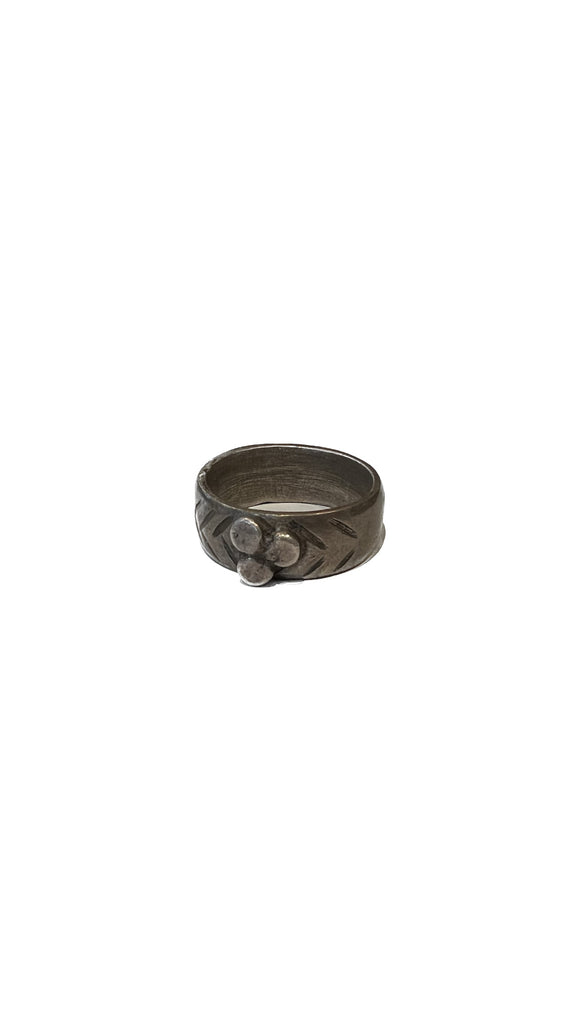 Vintage Oxidized Silver Band Size 9.5 | Vintage NOMAD