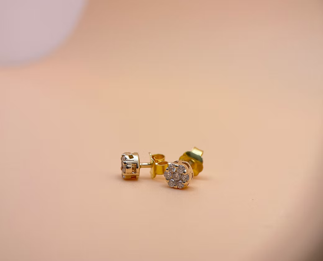 Illusion Round Diamonds Studs