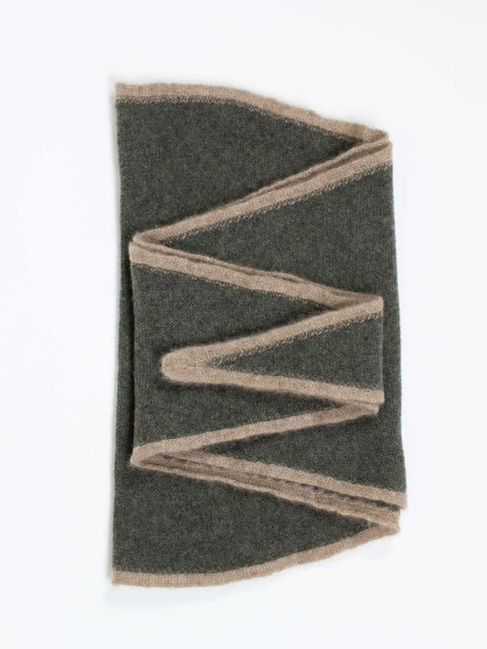 Austen Spindle-shaped Knitted Cashmere Scarf Forest Green