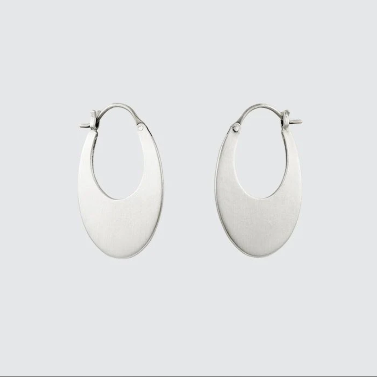 Medium Oval Hoop Earrings / Jane Diaz