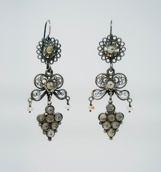 Mexican sterling silver filigree earrings with moonstone beads