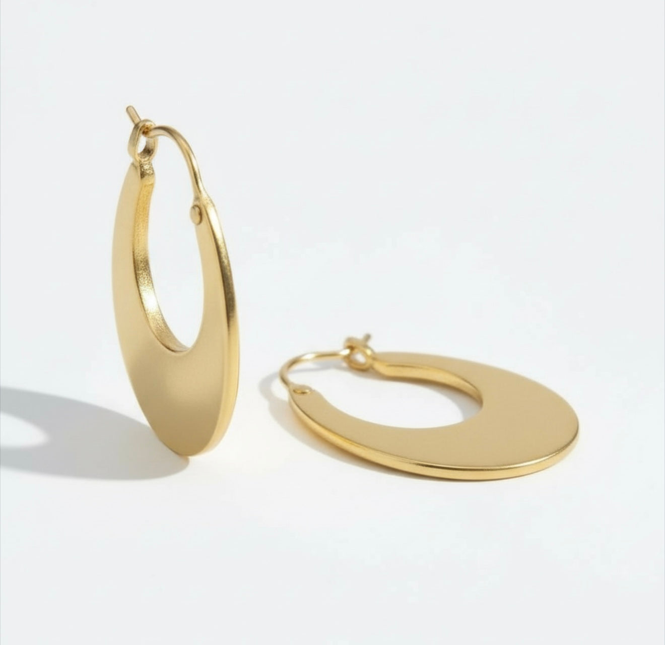 Medium Oval Hoop Earrings