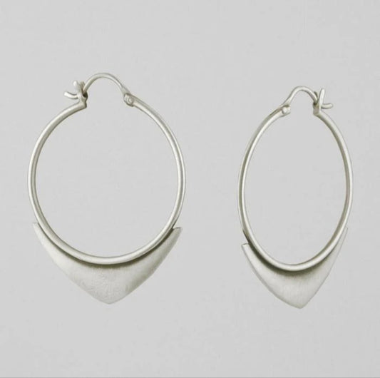 Wire Hoop with Spearhead Decoration Earrings / Jane Diaz