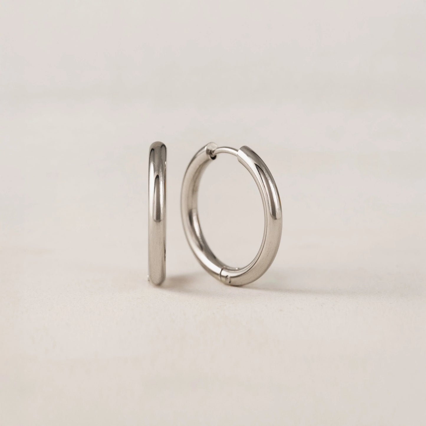 Tube 20mm Hoop Earrings / Lover's Tempo