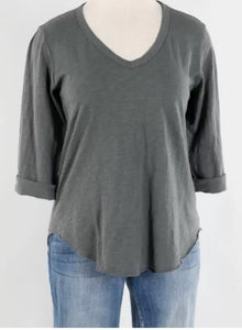 3/4 Sleeve V-Neck Tee in Remote Gray| Mododoc